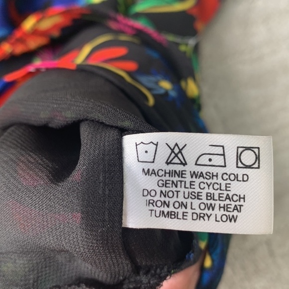 Violet+claire Tropical Botanical Layered V neck Tank - Picture 8 of 9